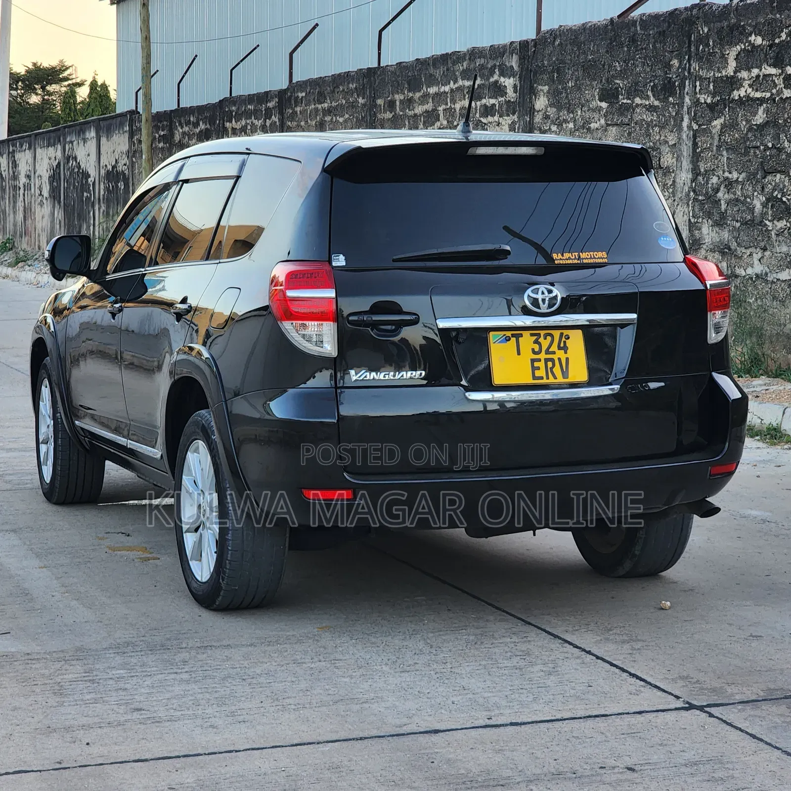 Toyota Vanguard 2011 Black