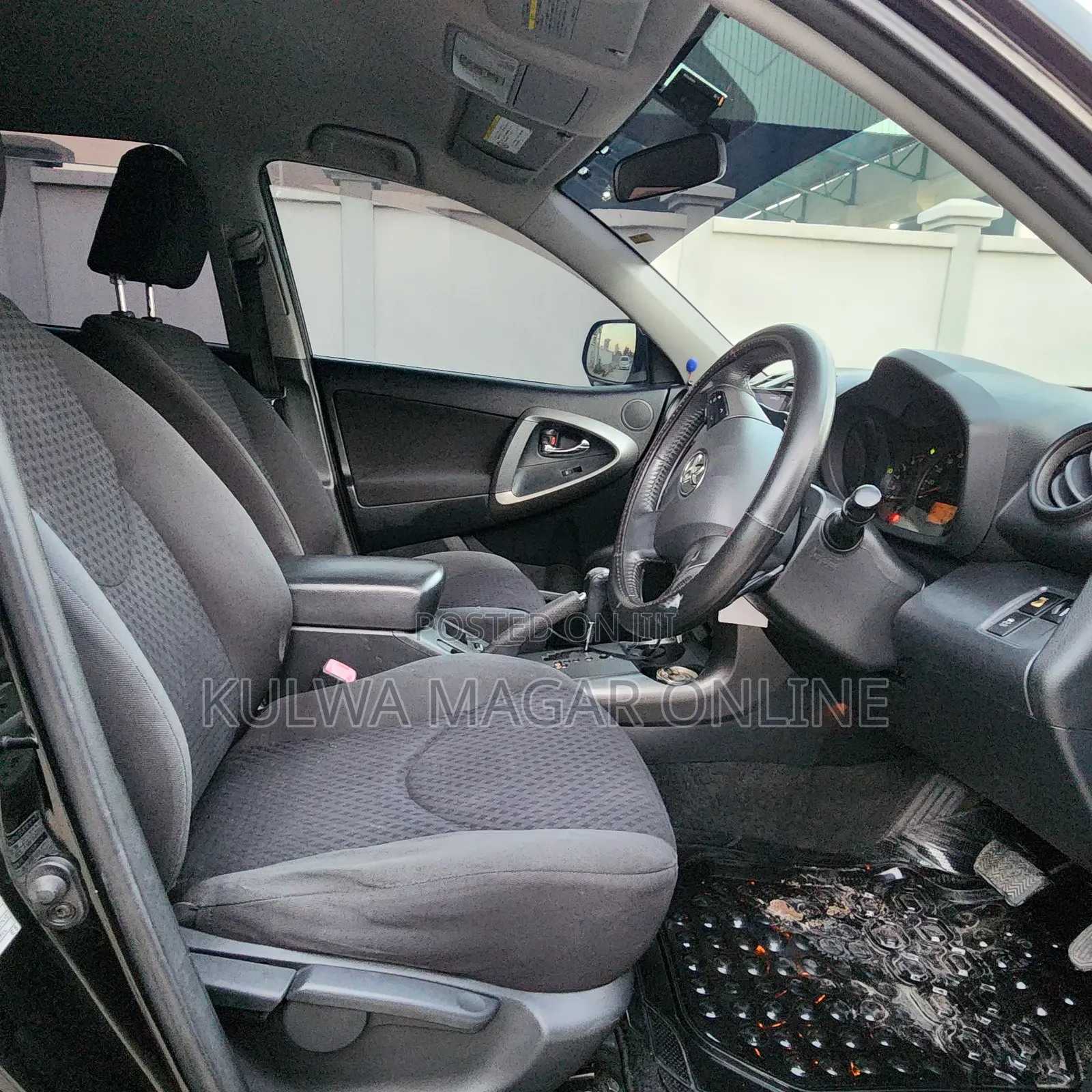 Toyota Vanguard 2011 Black