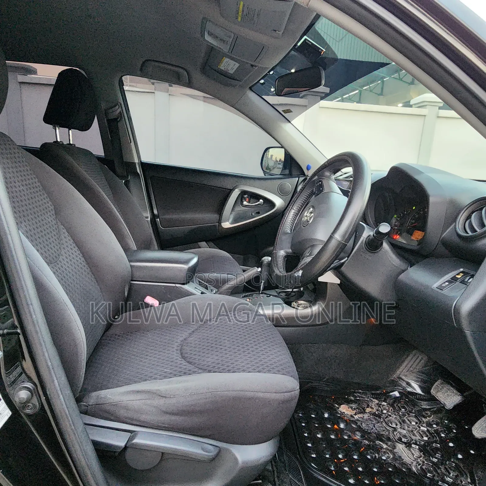 Toyota Vanguard 2011 Black