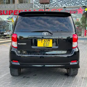 Toyota Corolla Rumion 2010 Black