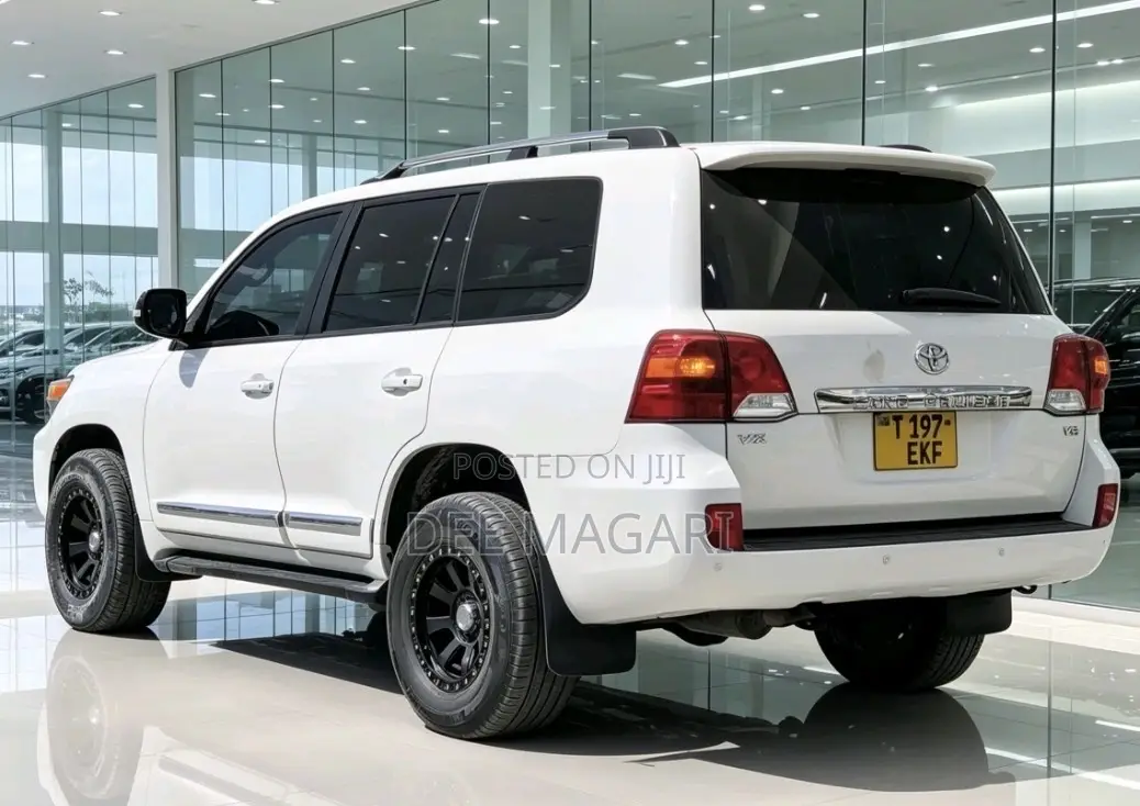 Toyota Land Cruiser 4.6 V8 VX-R 2015 White