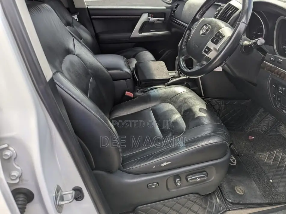 Toyota Land Cruiser 4.6 V8 VX-R 2015 White