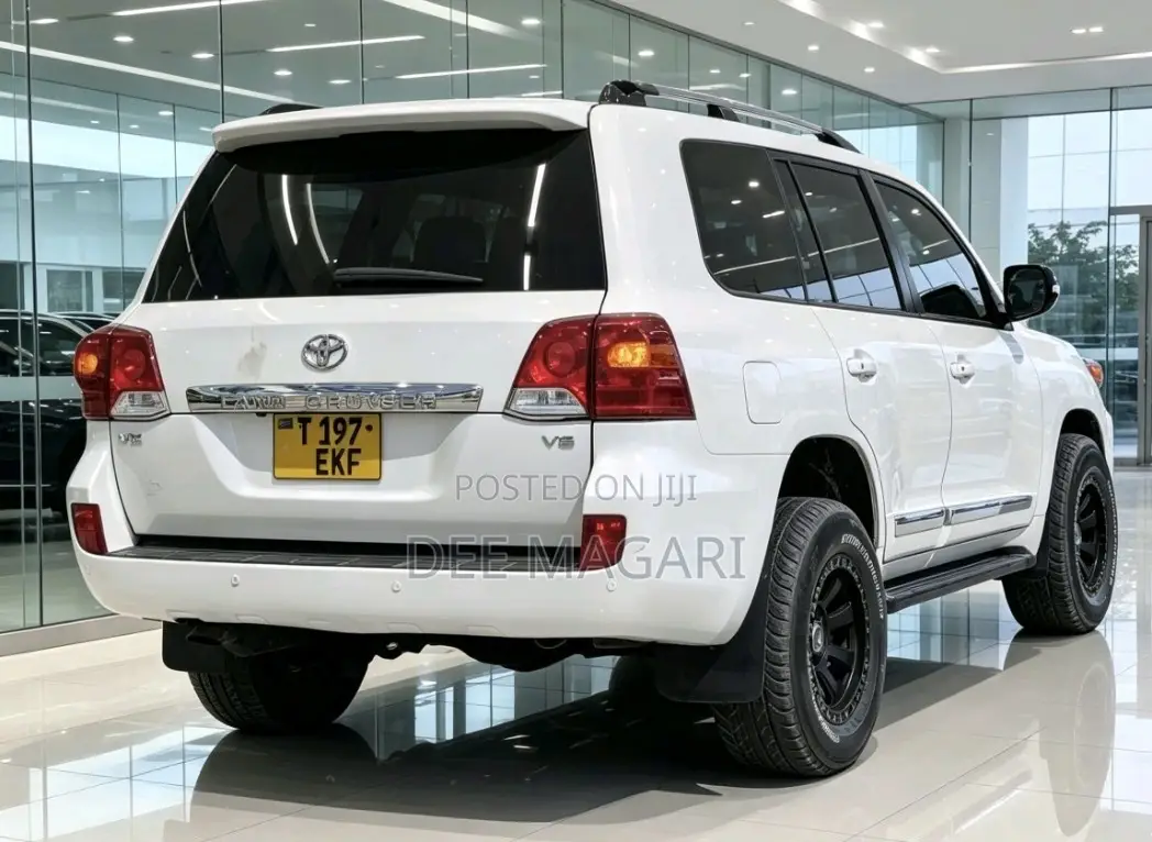 Toyota Land Cruiser 4.6 V8 VX-R 2015 White