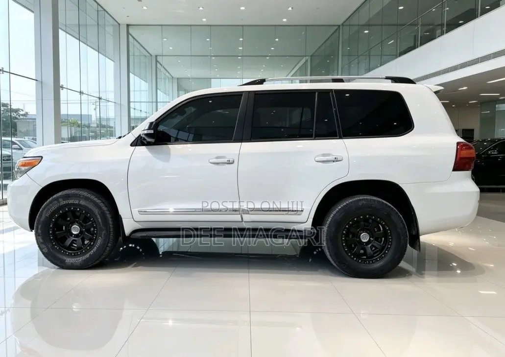 Toyota Land Cruiser 4.6 V8 VX-R 2015 White