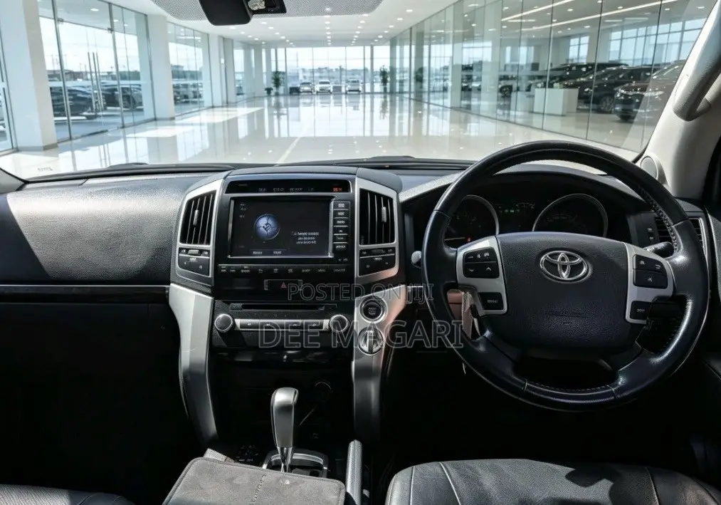 Toyota Land Cruiser 4.6 V8 VX-R 2015 White