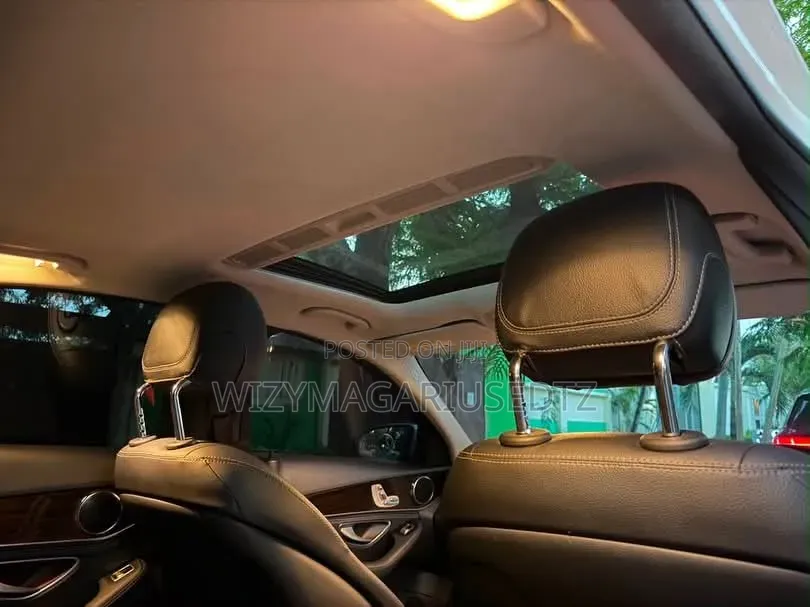 Mercedes-Benz C-Class 2015 Off white