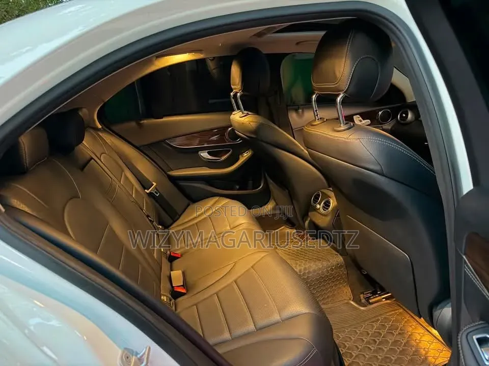 Mercedes-Benz C-Class 2015 Off white