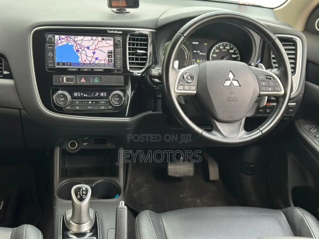 Mitsubishi Outlander 2013 White