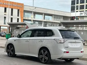 Mitsubishi Outlander 2013 White
