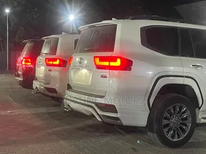 Toyota Land Cruiser 2024 White