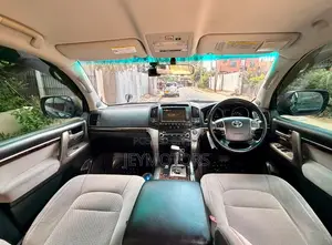 Toyota Land Cruiser 2010 Black