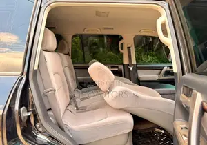 Toyota Land Cruiser 2010 Black