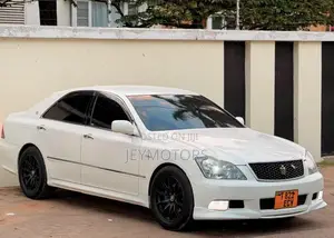 Toyota Crown 2006 White