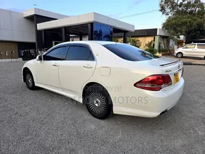 Toyota Crown 2009 White