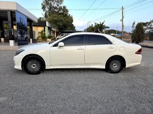 Toyota Crown 2009 White