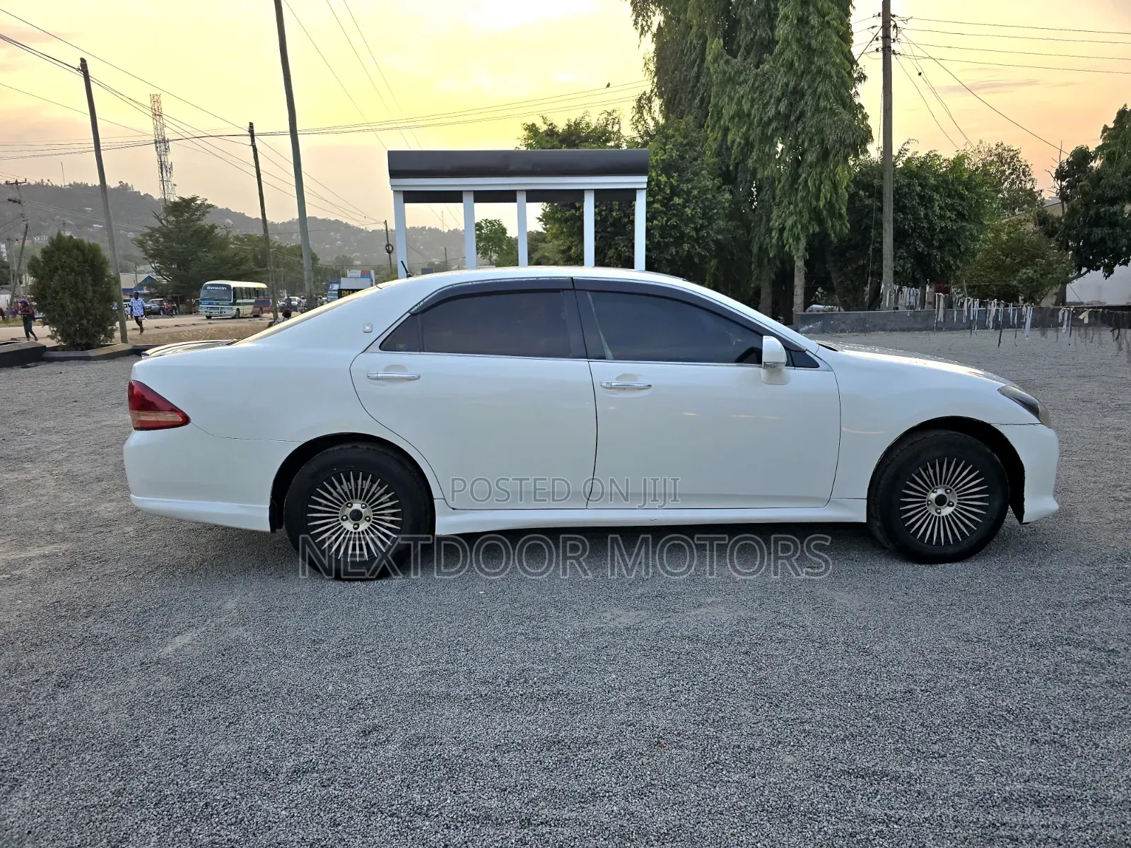 Toyota Crown 2009 White