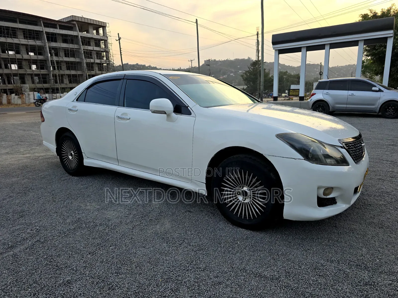 Toyota Crown 2009 White