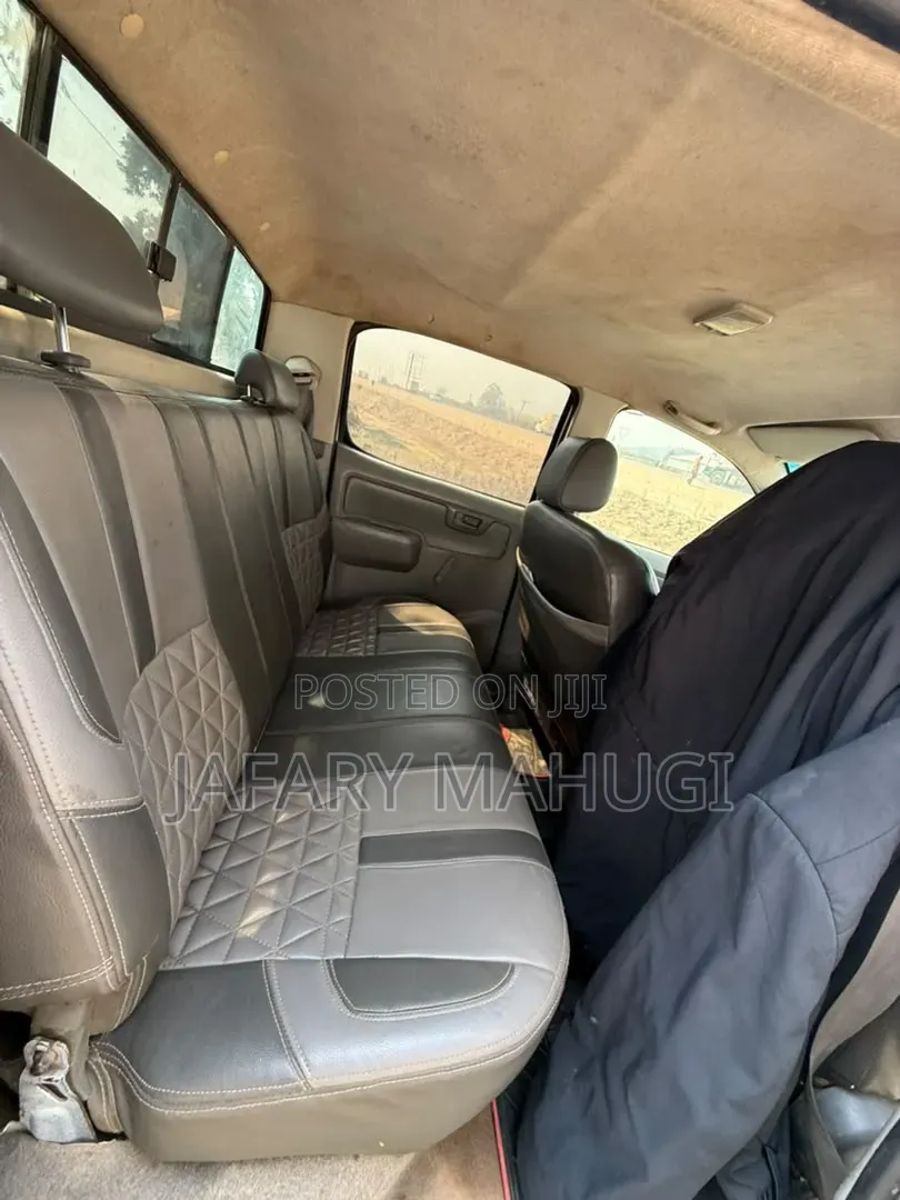 Toyota Hilux 2009 White
