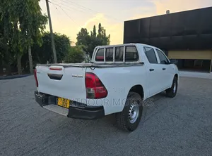 Toyota Hilux 2016 White