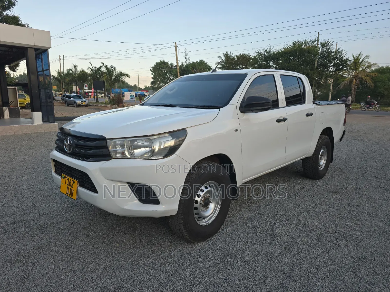 Toyota Hilux 2016 White