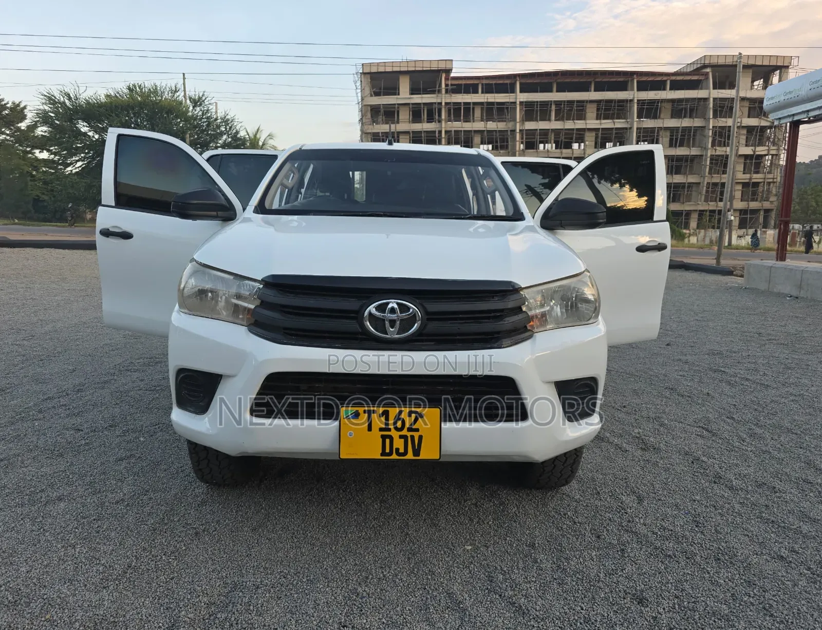 Toyota Hilux 2016 White