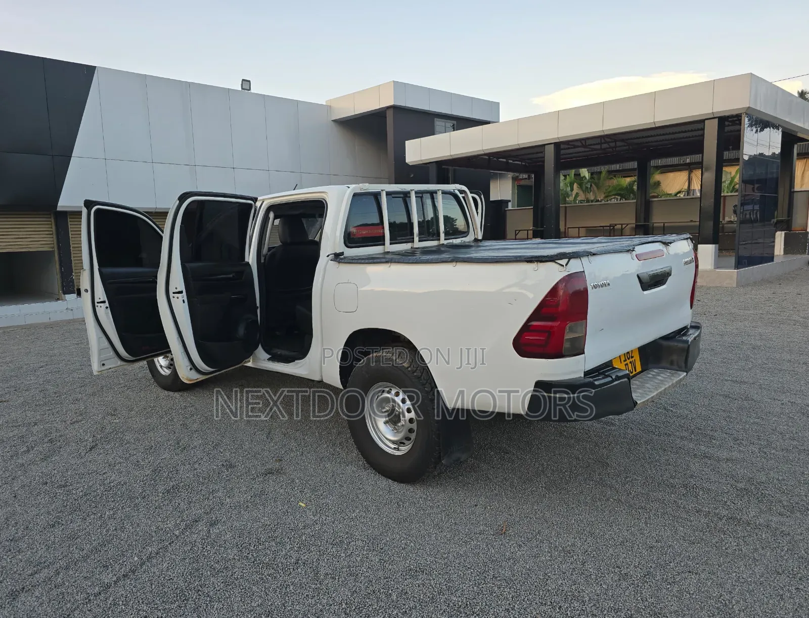 Toyota Hilux 2016 White