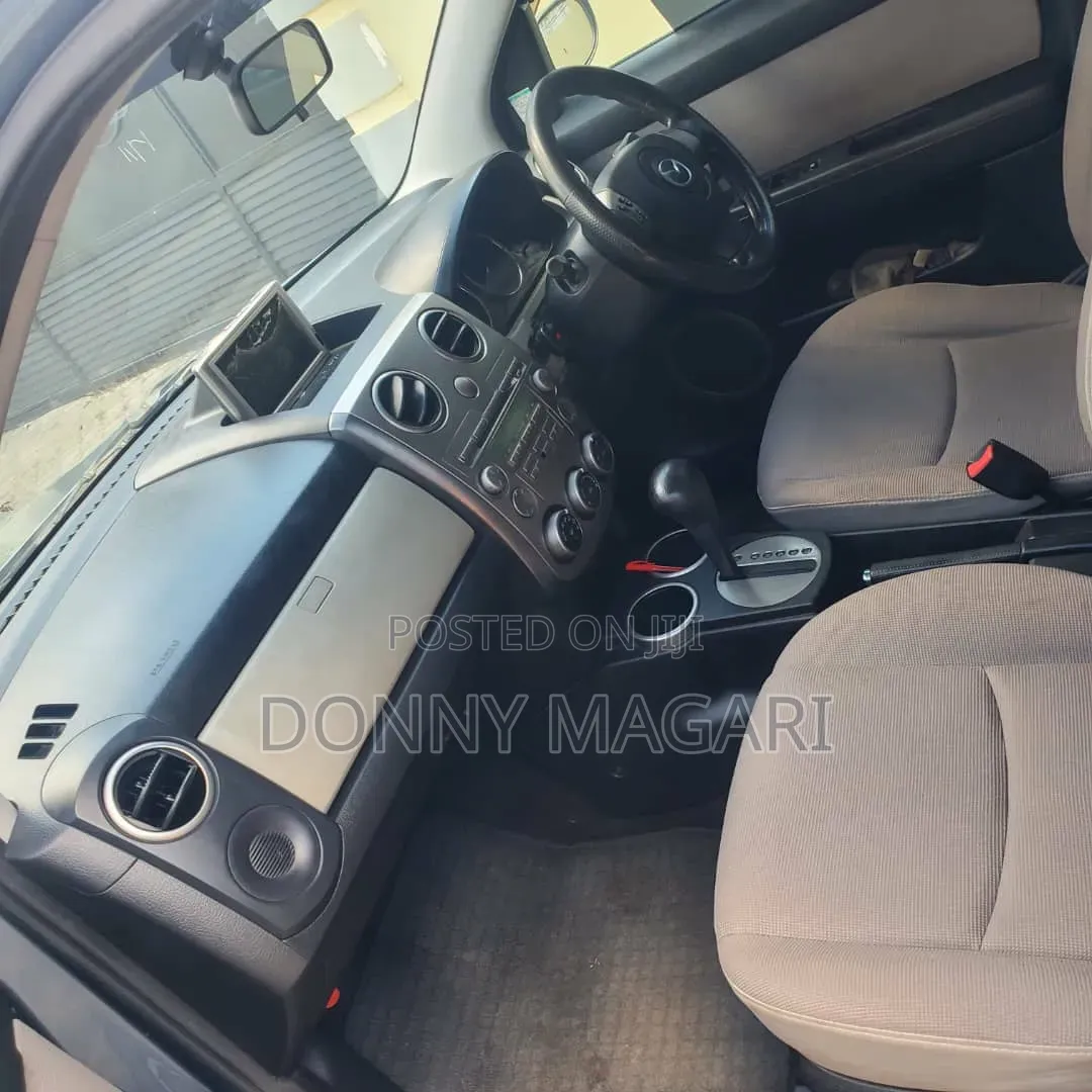 Mazda Verisa 2010 Blue