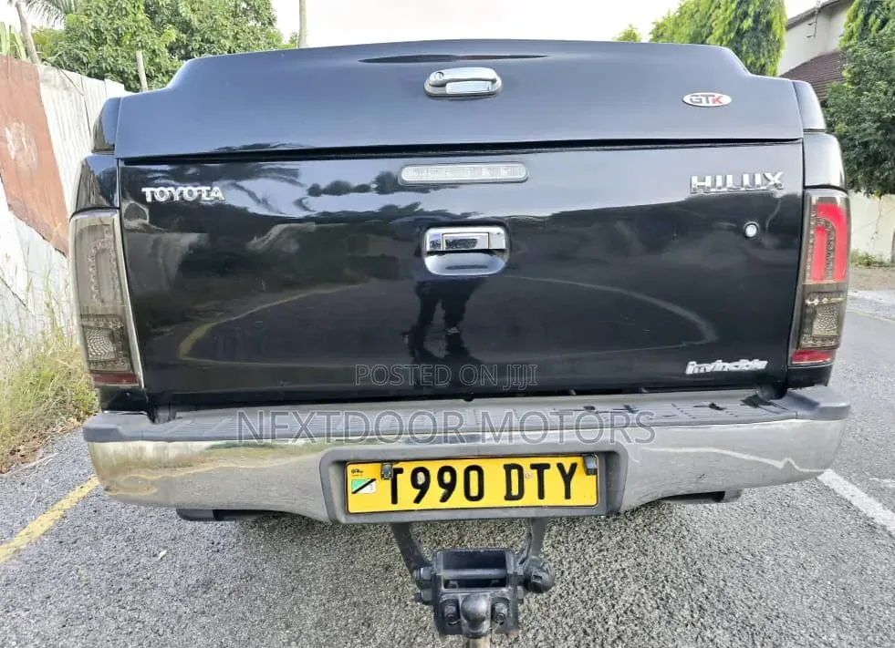 Toyota Hilux 2007 Black