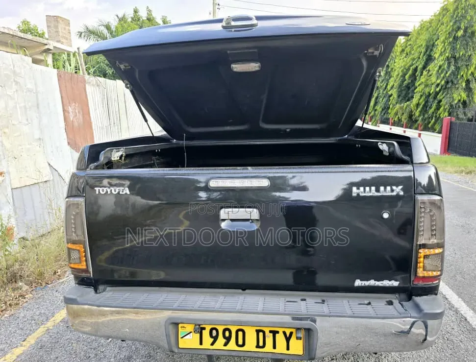 Toyota Hilux 2007 Black
