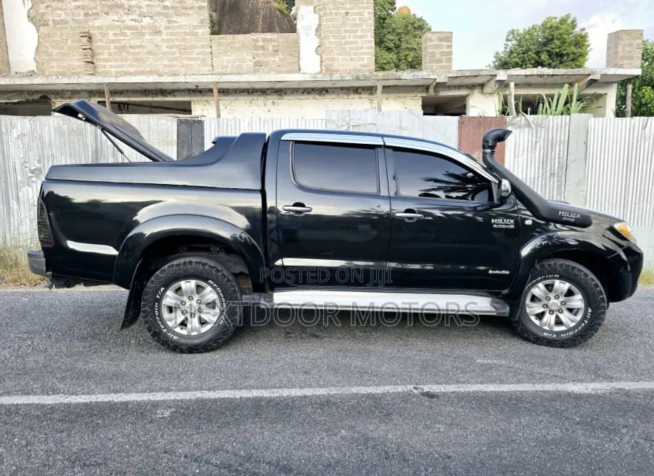 Toyota Hilux 2007 Black