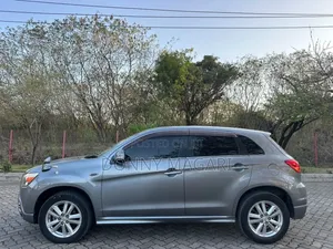 Mitsubishi RVR 2.0 2011 Gray