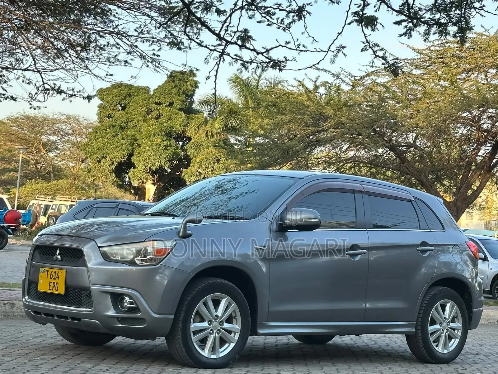 Mitsubishi RVR 2.0 2011 Gray