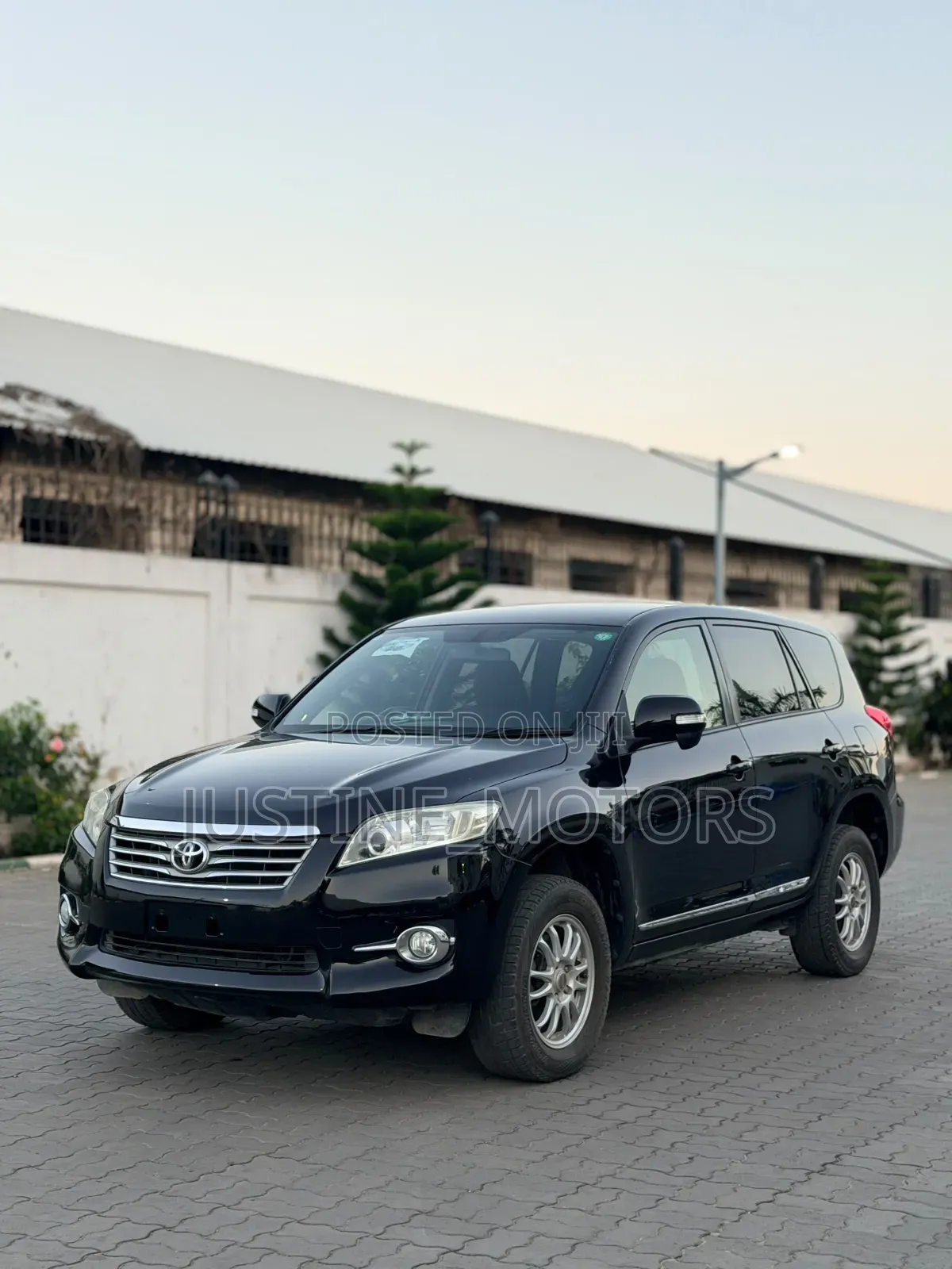 Toyota Vanguard 2013 Black
