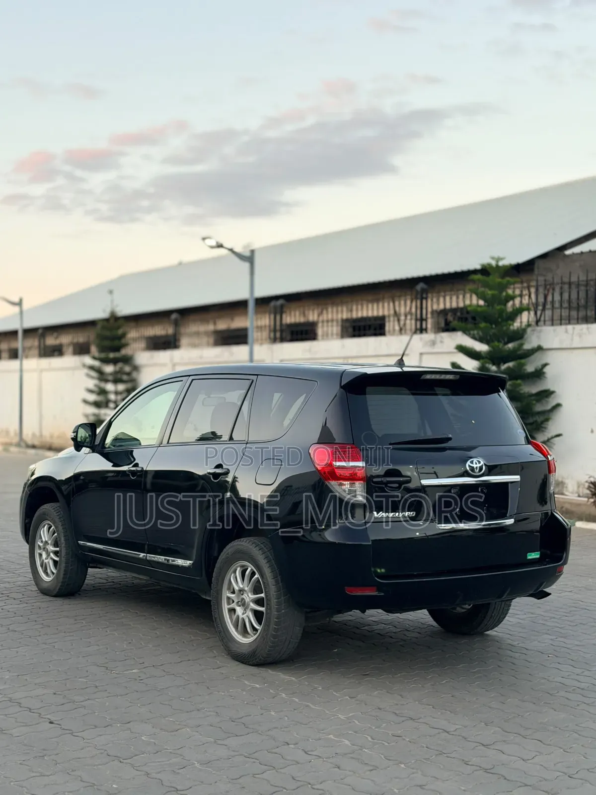 Toyota Vanguard 2013 Black