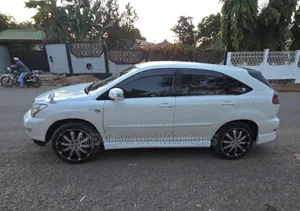 Toyota Harrier 2004 White