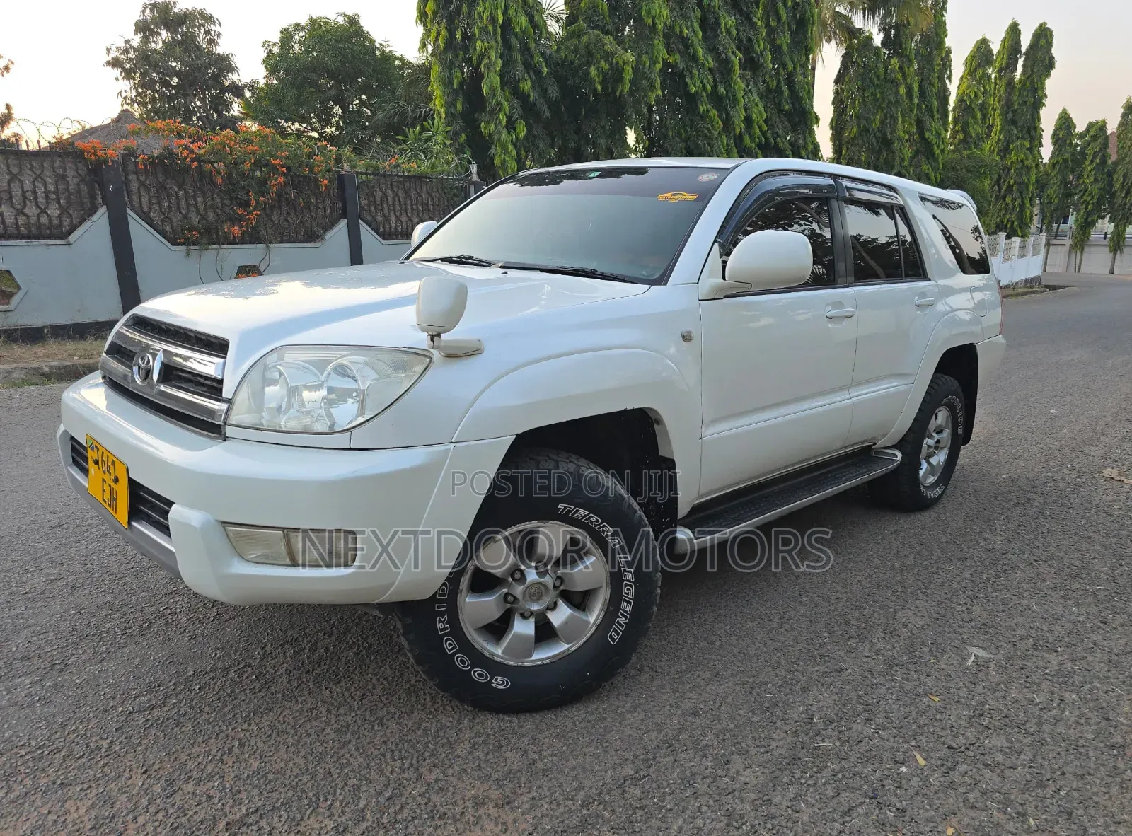 Toyota Hilux Surf 2004 White