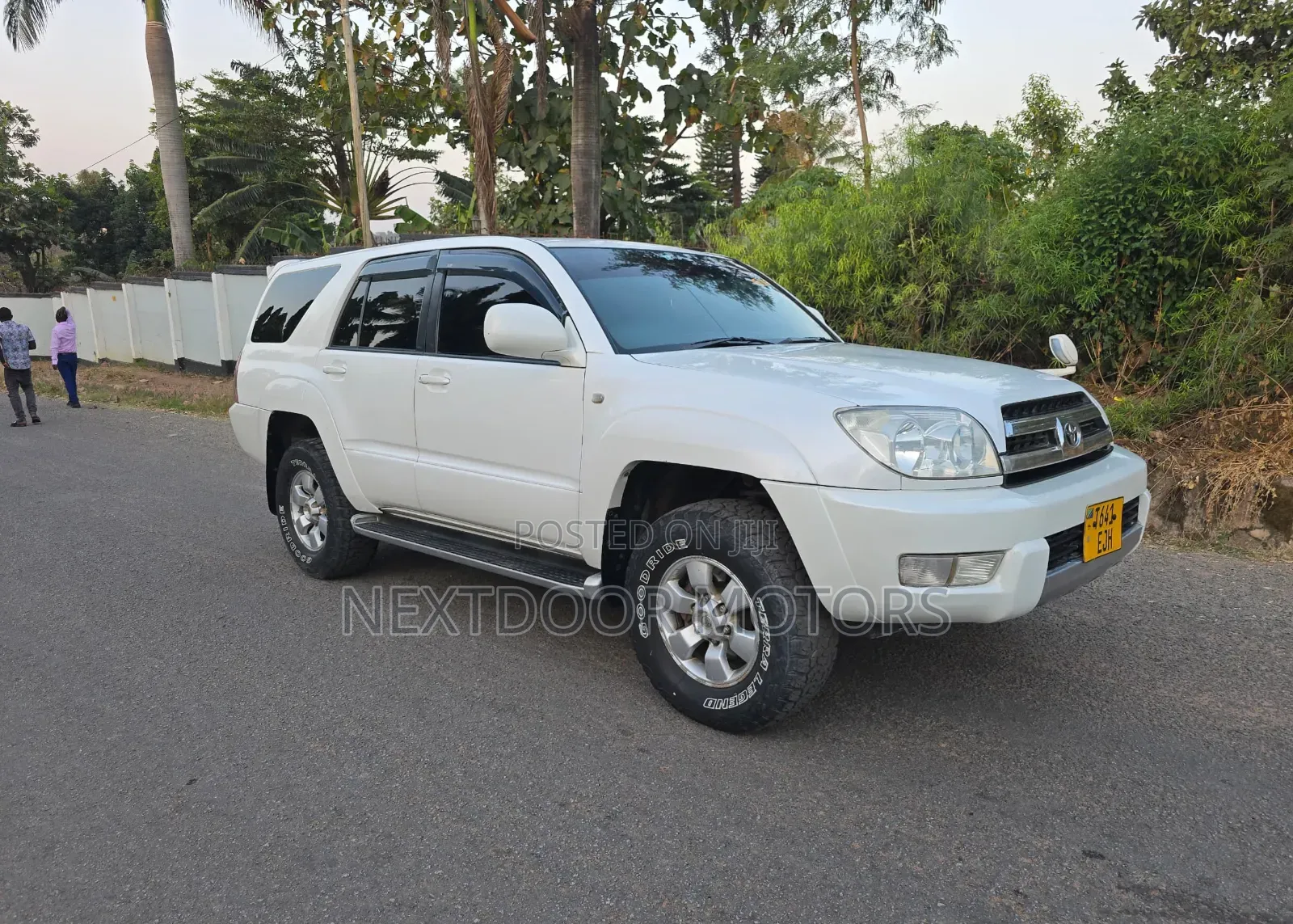 Toyota Hilux Surf 2004 White