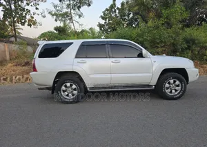 Toyota Hilux Surf 2004 White