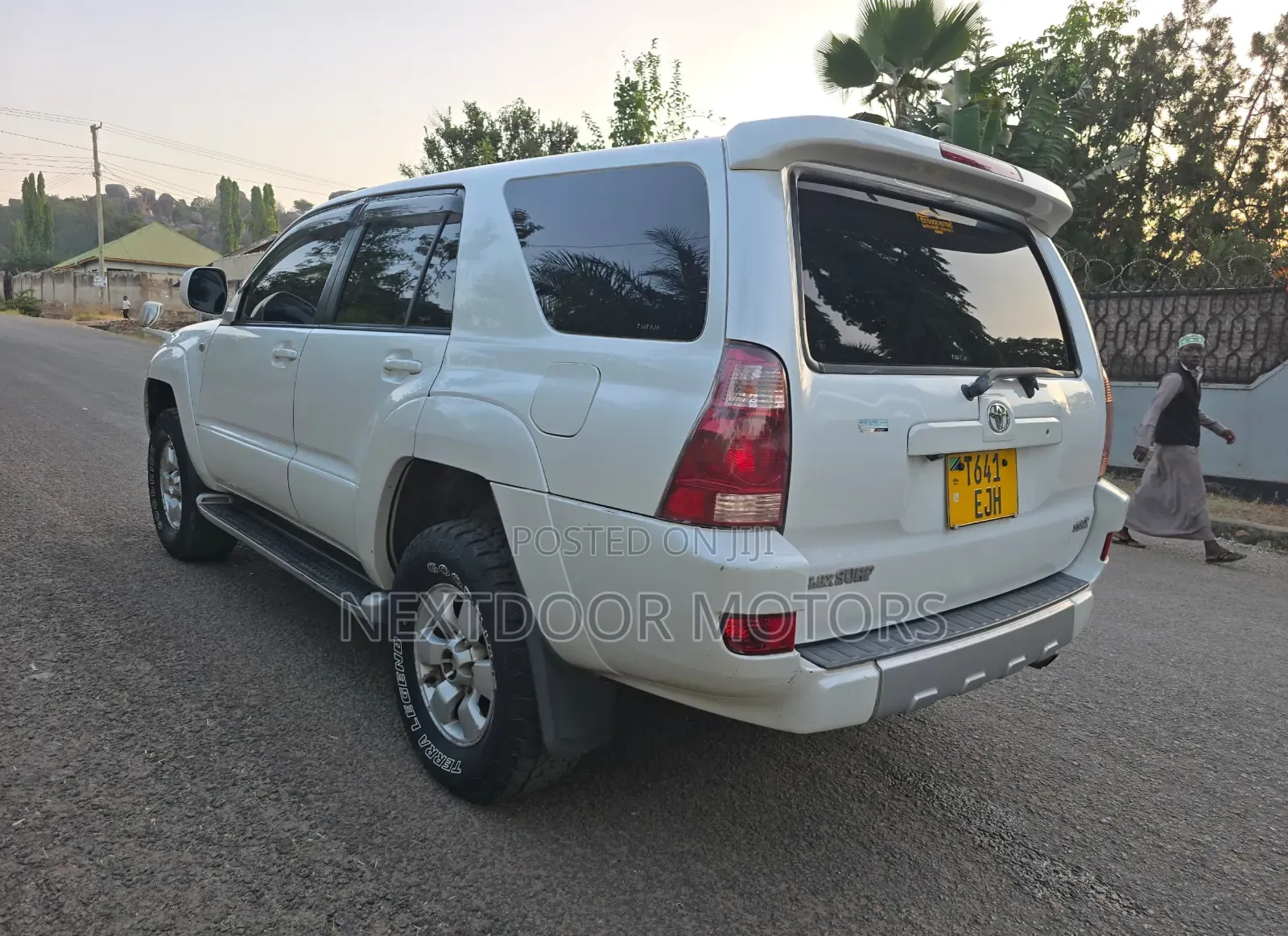 Toyota Hilux Surf 2004 White