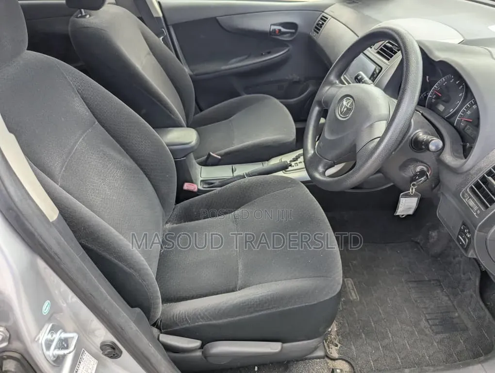 Toyota Corolla Fielder 2010 Silver