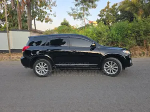 Toyota Vanguard 2010 Black