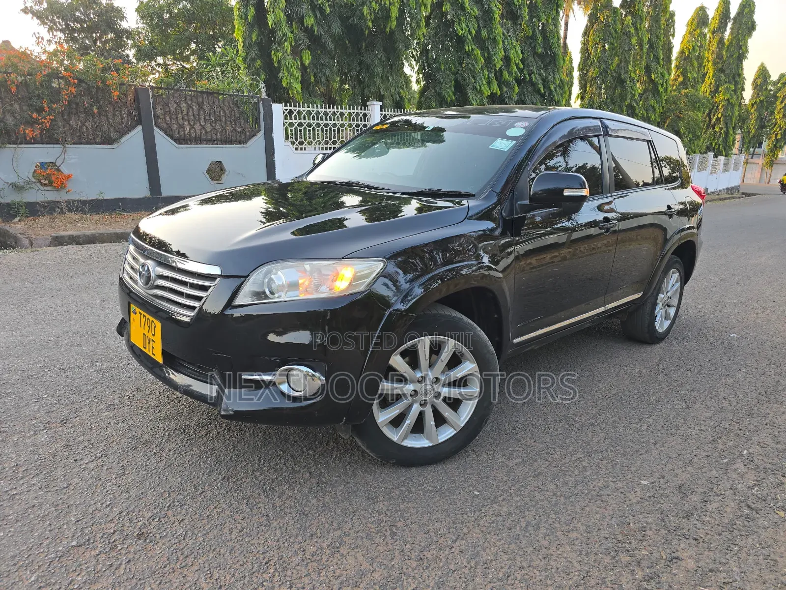Toyota Vanguard 2010 Black
