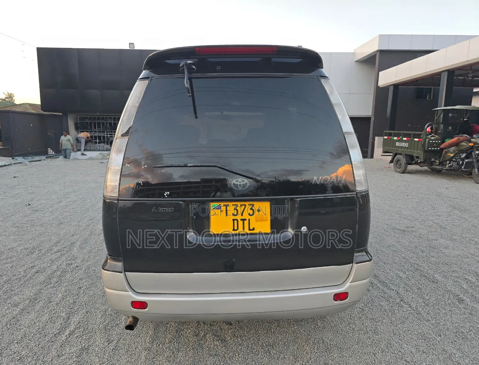 Toyota Noah 2004 Black