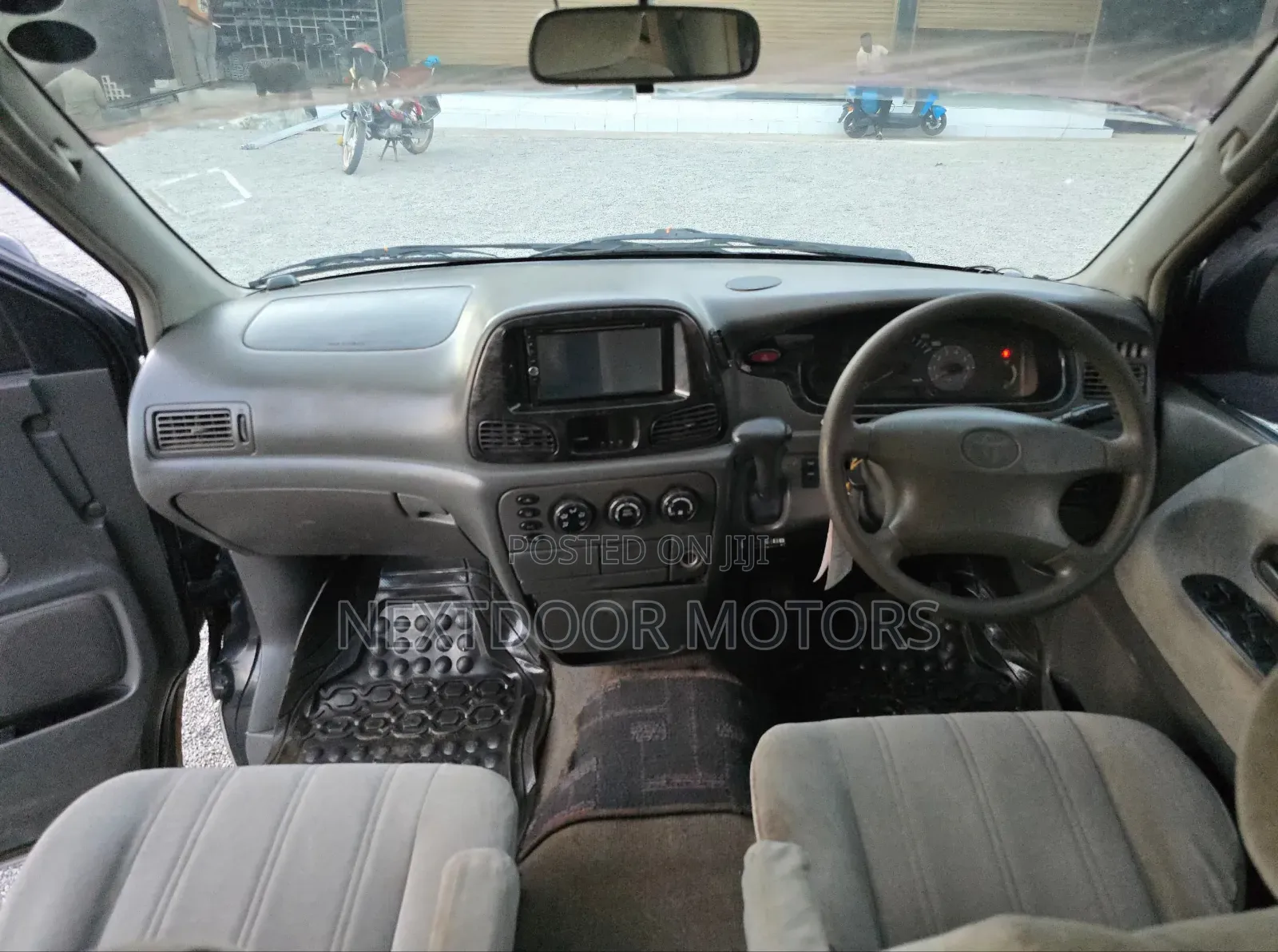 Toyota Noah 2004 Black