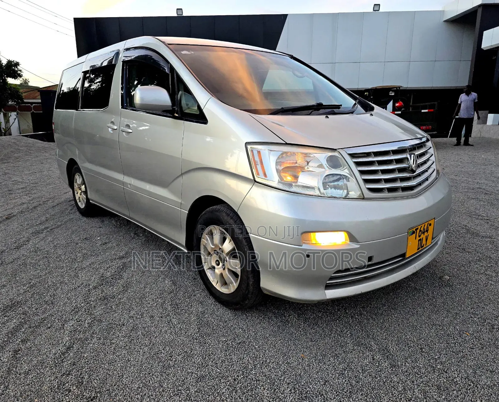 Toyota Alphard 2004 Silver