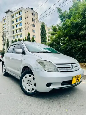 Toyota IST 2004 Silver