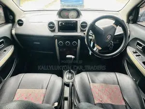 Toyota IST 2004 Silver