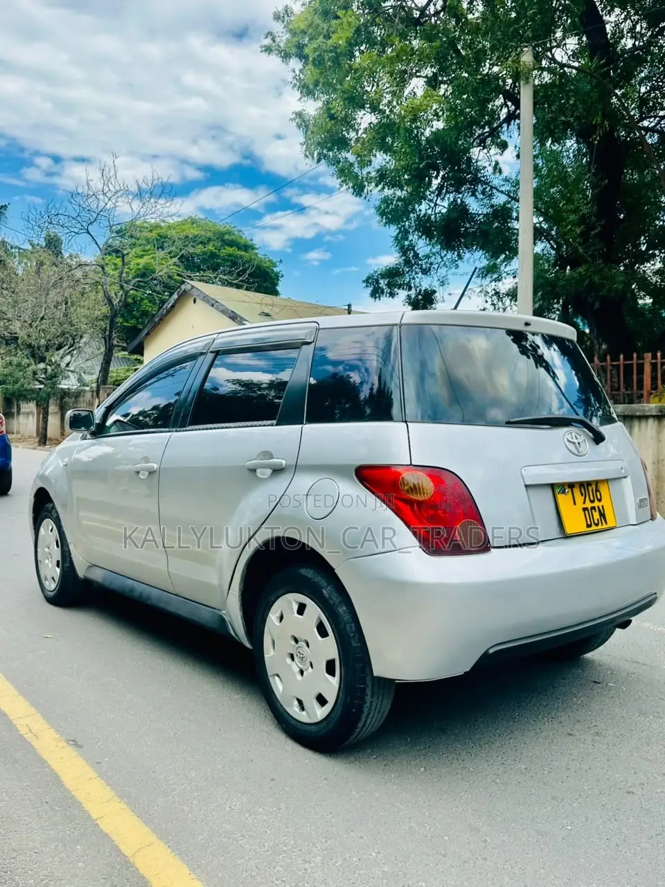 Toyota IST 2004 Silver