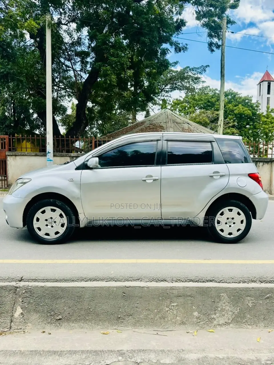 Toyota IST 2004 Silver
