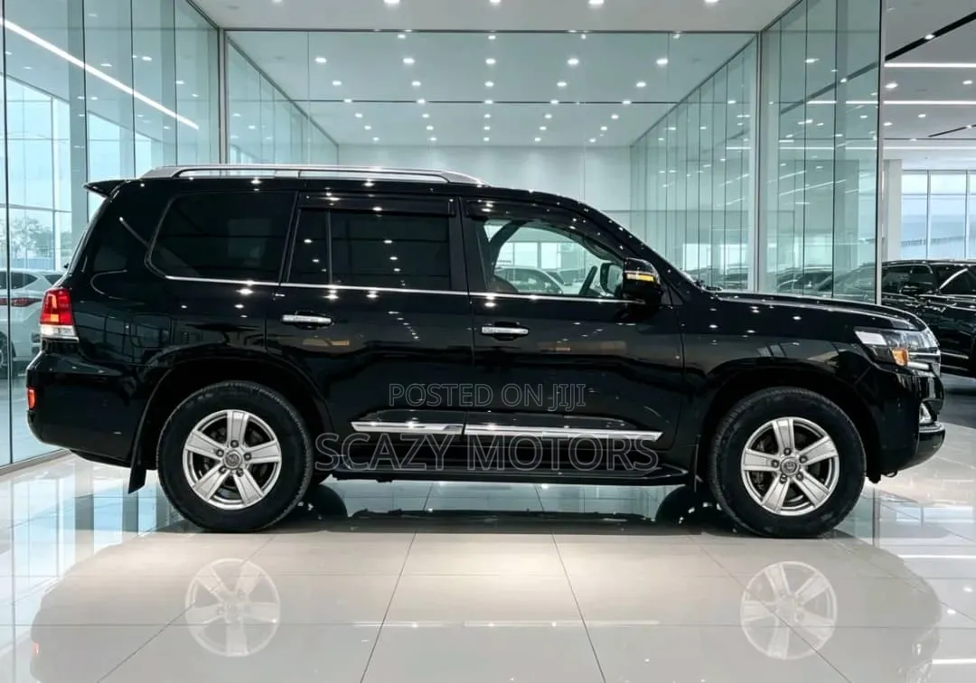 Toyota Land Cruiser 2016 Black